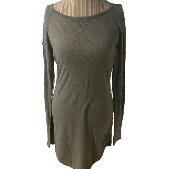 between you amd me Dresses & Skirts - Between me and you size large sweater dress excellent condition